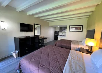 James River Inn & Suites hotel thumbnail 5