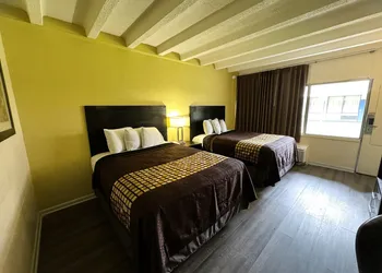James River Inn & Suites hotel thumbnail 8