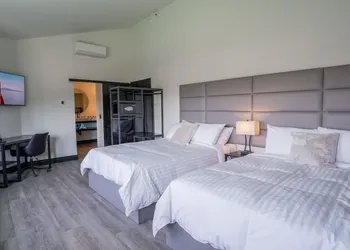 Icon Inn hotel thumbnail 3