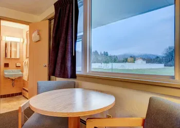 Gale River Motel hotel thumbnail 6