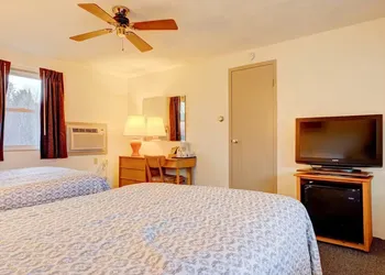 Gale River Motel hotel thumbnail 7