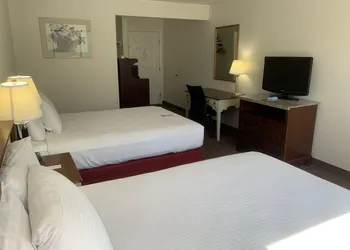 Days Inn by Wyndham Lake Point hotel thumbnail 4