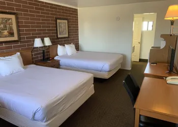 Days Inn by Wyndham Lake Point hotel thumbnail 5