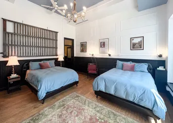 The Oliver Inn | Duluth Hotel Near Canal Park hotel thumbnail 8