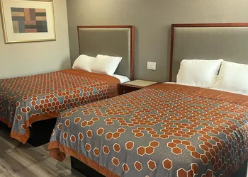 Royal Motel Tracy hotel thumbnail 7