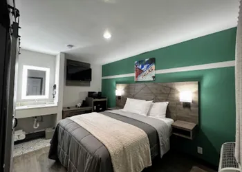 Bishop Arts Suites hotel thumbnail 2