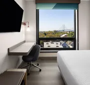 avid hotel Brooklyn Dyker Heights by IHG hotel detail image 7