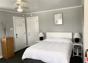 Tower Circle Motel hotel thumbnail 5