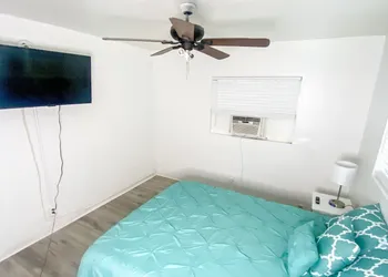 Uptown Suites hotel thumbnail 4