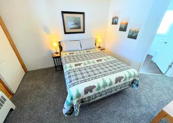 Hillcrest Motel hotel thumbnail 6