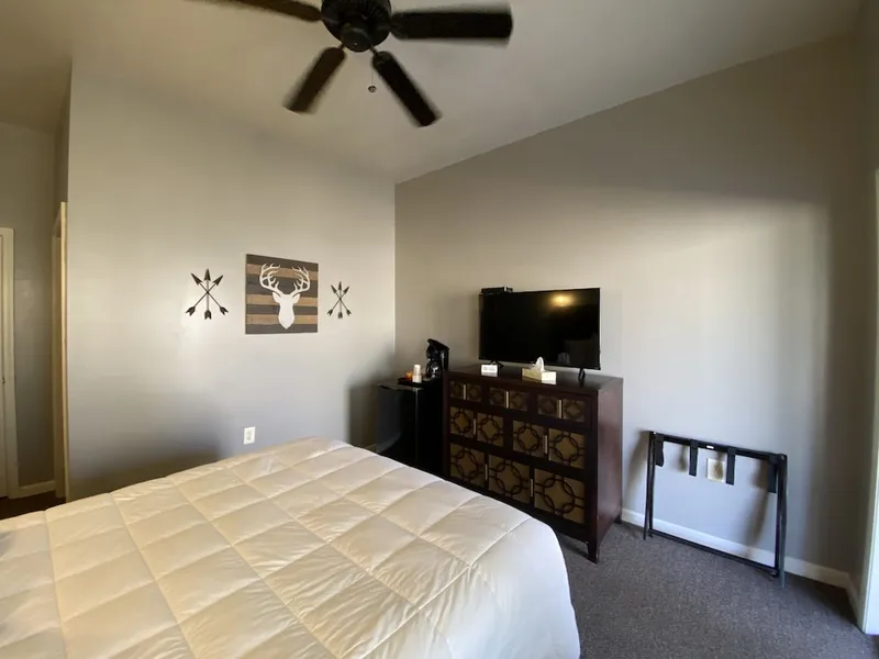 Copperhead Lodge and Resort Cabin Rentals hotel detail image 2