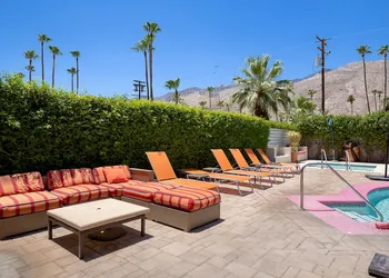 Poolside Fun King Suite hotel thumbnail 7