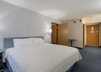 Schmidt's Creek Hotel hotel thumbnail 8