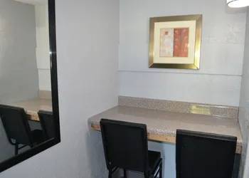 Noble Suites Jacksonville hotel thumbnail 3