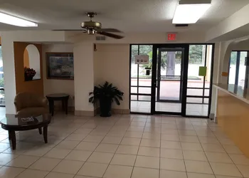 Days Inn & Suites by Wyndham Brewton hotel thumbnail 2