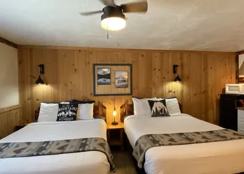 Columbia Point Resort hotel thumbnail 7