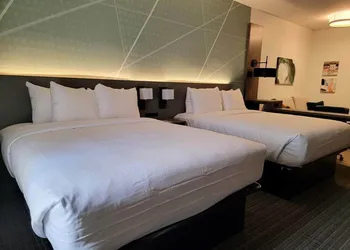 Comfort Suites Richmond East hotel thumbnail 6
