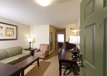Holiday Inn Hotel & Suites Barstow by IHG hotel thumbnail 5