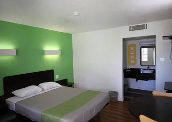 Studio 6 Barstow, CA hotel thumbnail 6