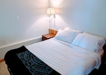 Gordie's Inn & Suites hotel thumbnail 8