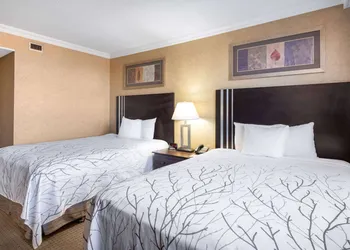Travelodge by Wyndham Prince Albert hotel thumbnail 6