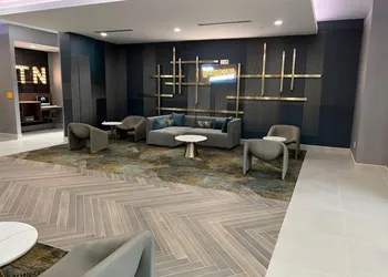 La Quinta Inn & Suites by Wyndham Manchester / Arnold AFB hotel thumbnail 7