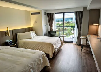 Dolce by Wyndham Hollywood hotel thumbnail 7