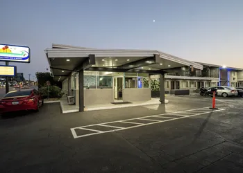 Seaside Inn & Suites hotel thumbnail 2
