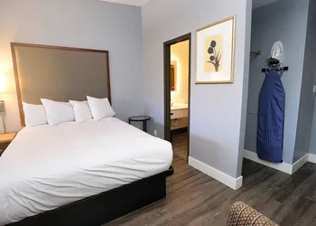 Seaside Inn & Suites hotel thumbnail 5