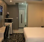 Comfeeni Inn and Suites hotel detail image 3