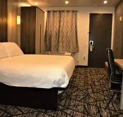 Comfeeni Inn and Suites hotel detail image 5