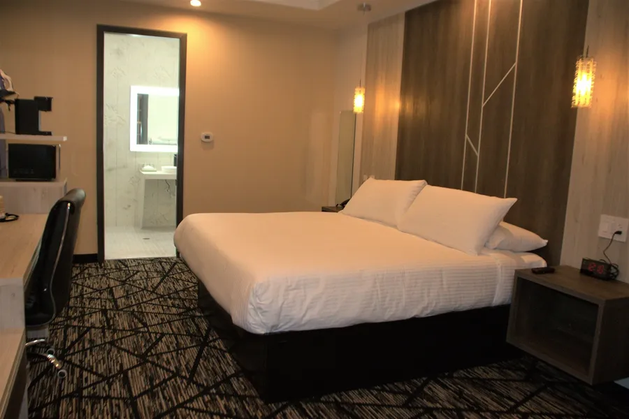 Comfeeni Inn and Suites hotel detail image 6
