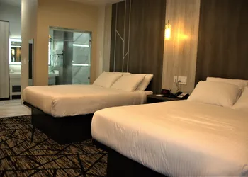 Comfeeni Inn and Suites hotel thumbnail 8