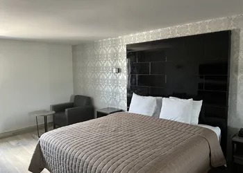 Essence Express Wayne hotel thumbnail 8