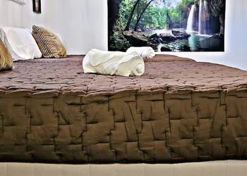 Best Quality Inn hotel thumbnail 6
