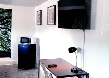 Best Quality Inn hotel thumbnail 7