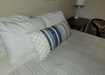 Best Quality Inn hotel thumbnail 8