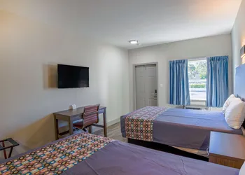 Sunrise Inn by OYO Titusville FL hotel thumbnail 6