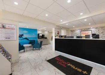 Red Roof Inn PLUS+ & Suites Virginia Beach – Seaside hotel thumbnail 3