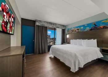 Red Roof Inn PLUS+ & Suites Virginia Beach – Seaside hotel thumbnail 6