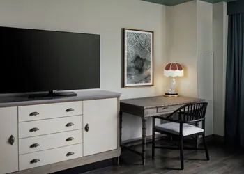 Hotel Tonnelle New Orleans, A Tribute Portfolio Hotel By Marriott hotel thumbnail 8