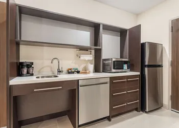 Home2 Suites By Hilton Cedar Rapids Westdale hotel thumbnail 8