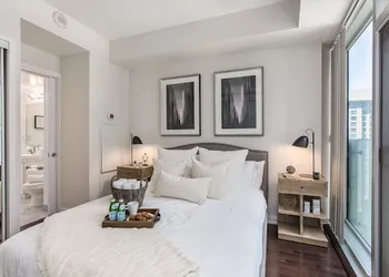 12 York St Condo - Financial District hotel thumbnail 2