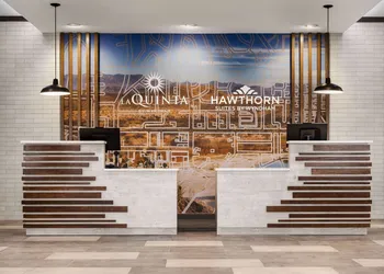 La Quinta Inn & Suites by Wyndham Del Rio hotel thumbnail 2