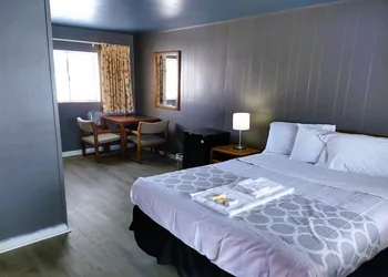Love Hotels Desert Inn & RV by OYO at Boysen Wind River WY hotel thumbnail 5
