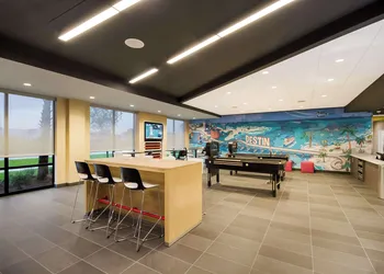 Tru By Hilton Destin hotel thumbnail 2