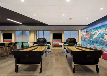 Tru By Hilton Destin hotel thumbnail 4
