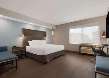 Tru By Hilton Destin hotel thumbnail 6