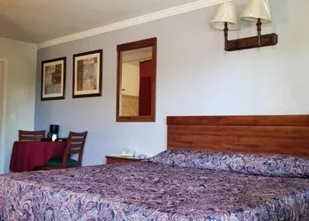 Sierra Crossing Motel hotel thumbnail 5