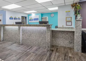Travelodge by Wyndham Livonia/Canton/Novi Detroit Area hotel thumbnail 2